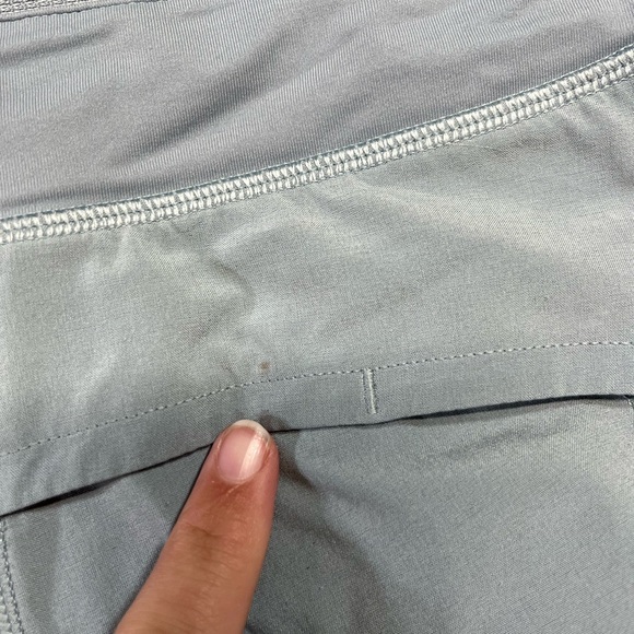 Lululemon 2.5” Speed Up Shorts Light Blue / Grey Women’s Size 6 - Picture 4 of 13